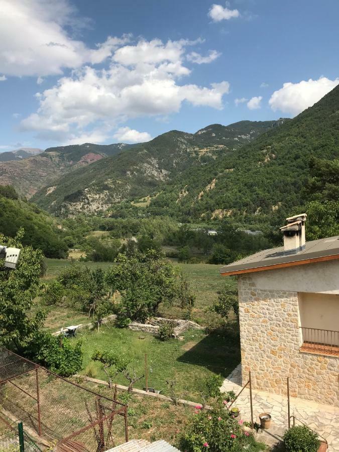 Gite De La Fontaine Gorges De Daluis מראה חיצוני תמונה